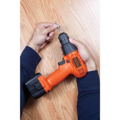 Parafusadeira/Furadeira à Bateria 9,6V 3/8 Pol. c/ Carregador Bivolt - CD961 - Black Decker